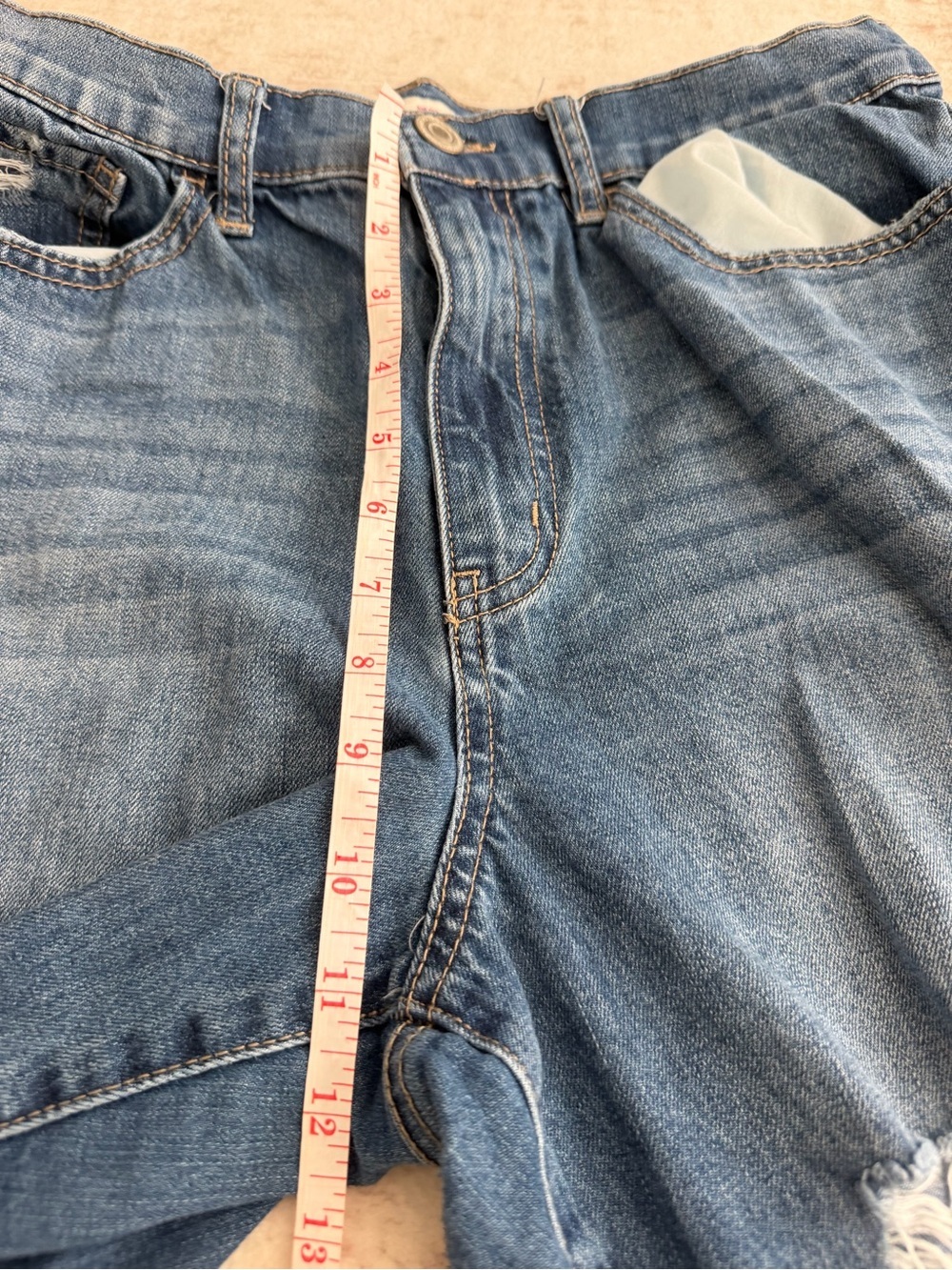 SO High Rise Distressed Mom Jeans Women’s Size 13 31W - Picture 6 of 7